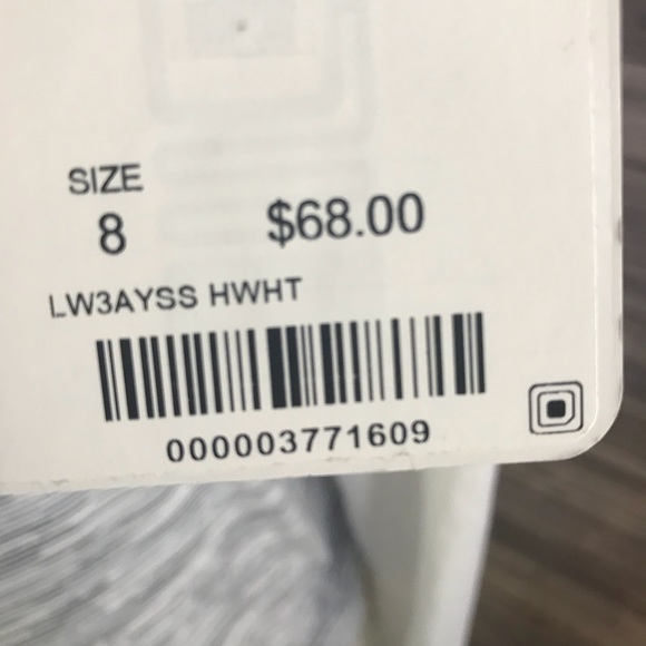 NWT WHITE LULULEMON TIED TO IT WRAP LONG SLEEVE 8 - Picture 5 of 8